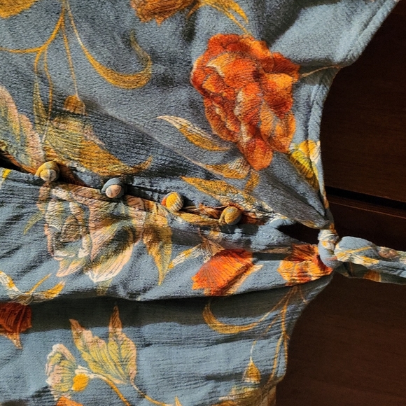 Floral Crop top - Picture 2 of 3